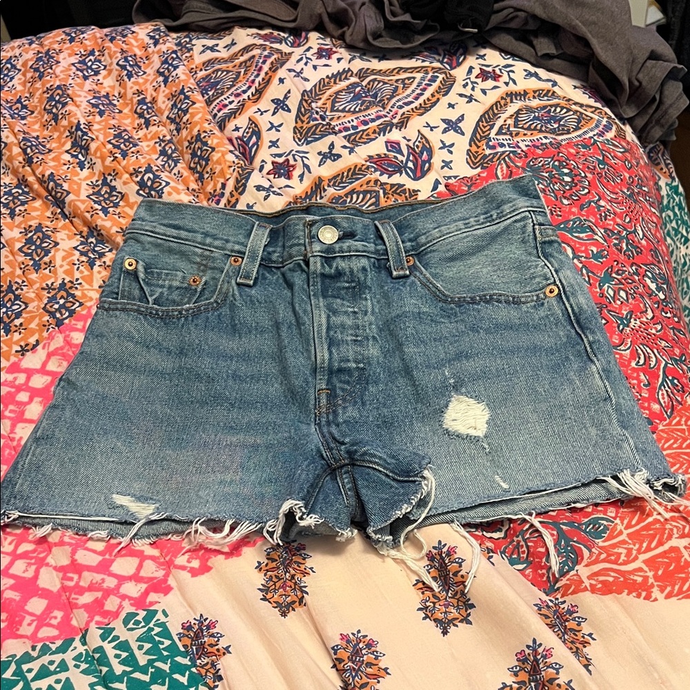 Levi’s 501 distressed Jean shorts